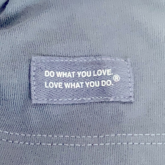 NWT Life is Good Crusher Snowflake Berries Tee - Picture 3 of 7